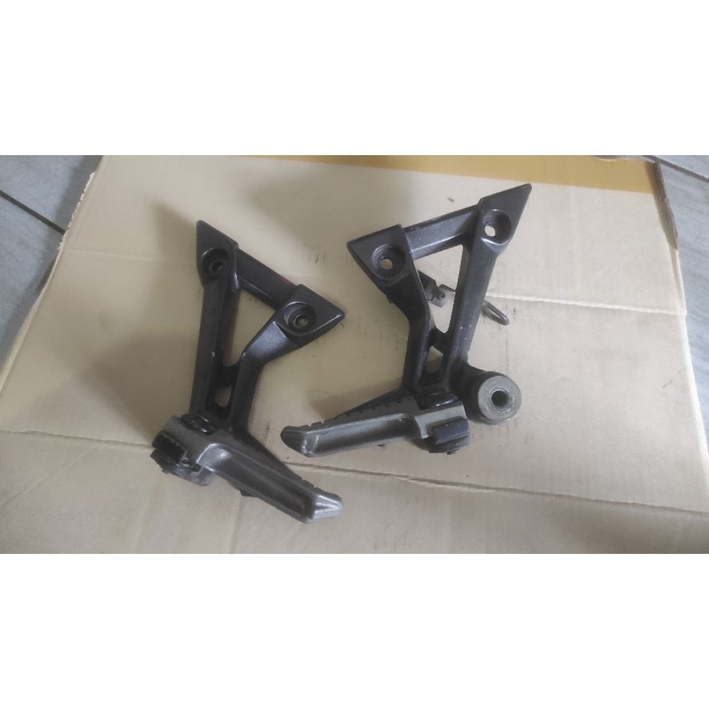Footstep belakang step pijakan kaki belakang ninja 250 fi z250 original
