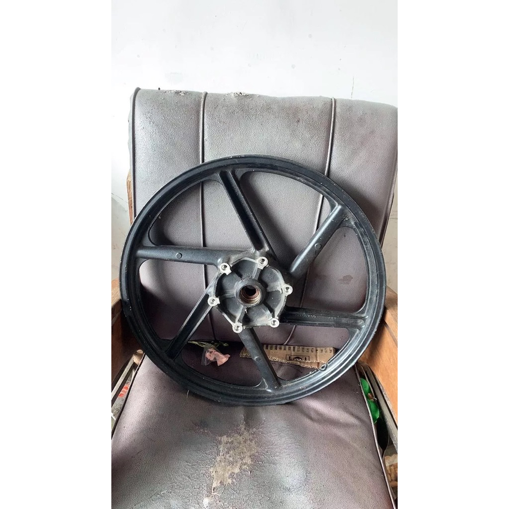 velg depan megapro primus original copotan ring 18