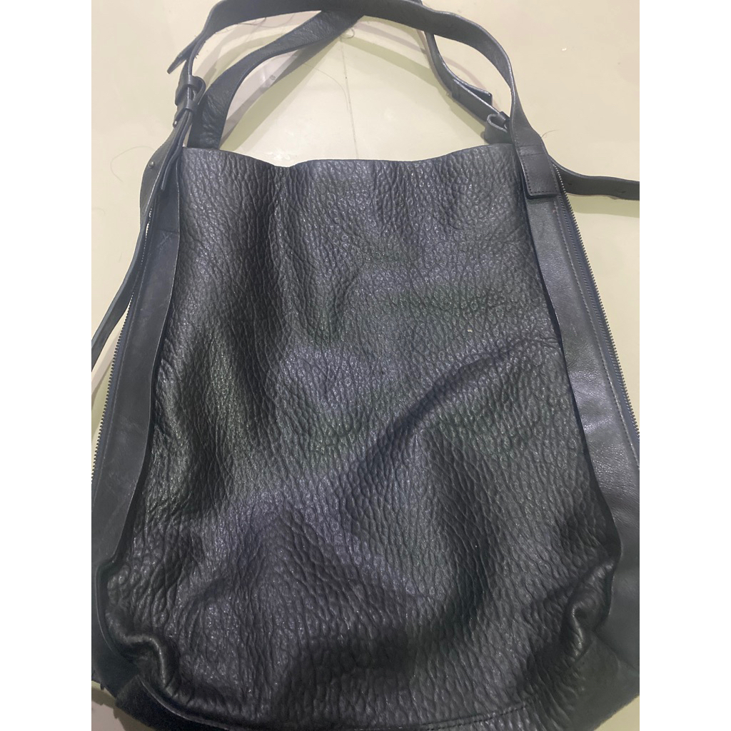 Tas Totte Kuho Hitam