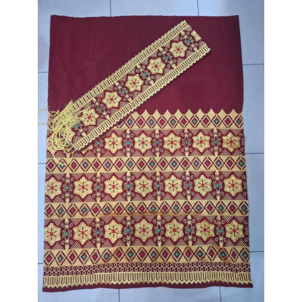tapis bordir 3 tingkat motif melati maroon