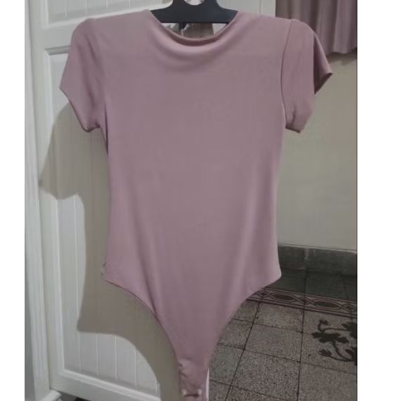 Preloved riel bodysuit wanita warna pink