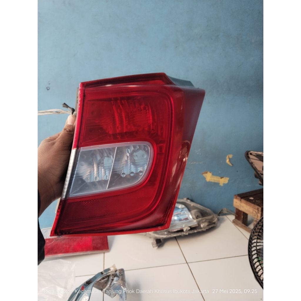 stoplamp/lampu belakang honda freed 2012-2015