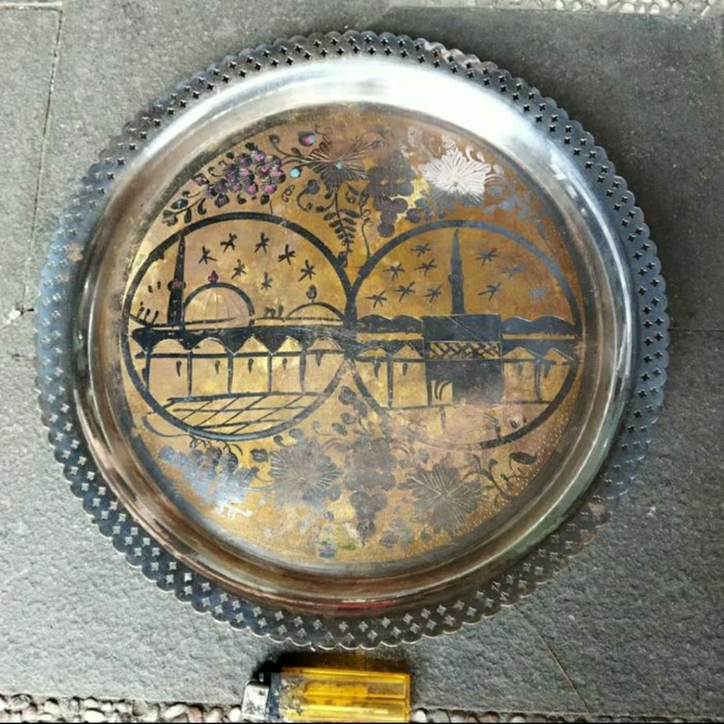 Pajangan Vintage Nampan Bulat Kuningan ukir Masjid