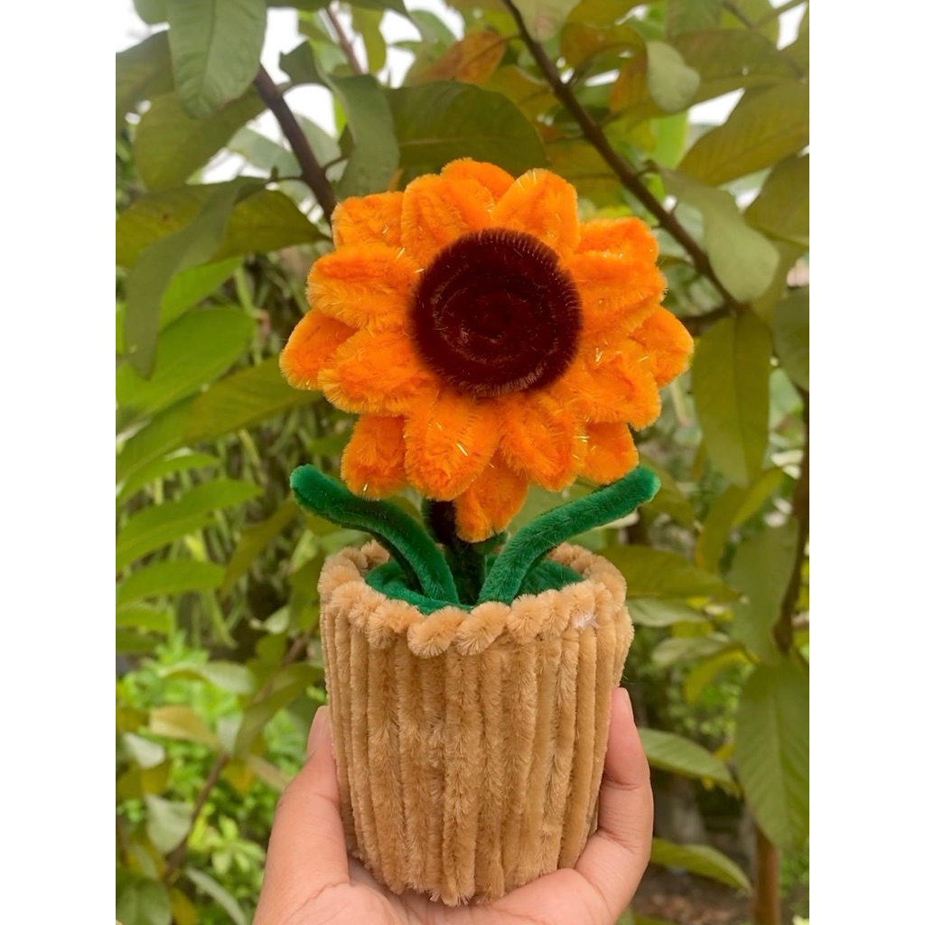 Bunga Hias Kawat Bulu Pot Mini / Kado pacar cewek / kado wisuda / kado ulang tahun simpel / gift pac