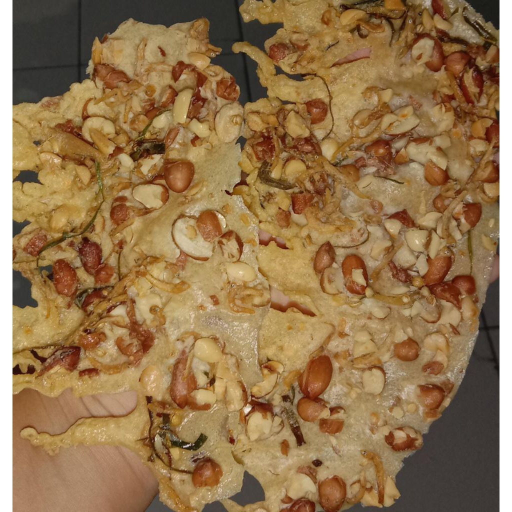 

peyek kacang mix teri , rempeyek kacang campur teri tersedia kemasan 500grm