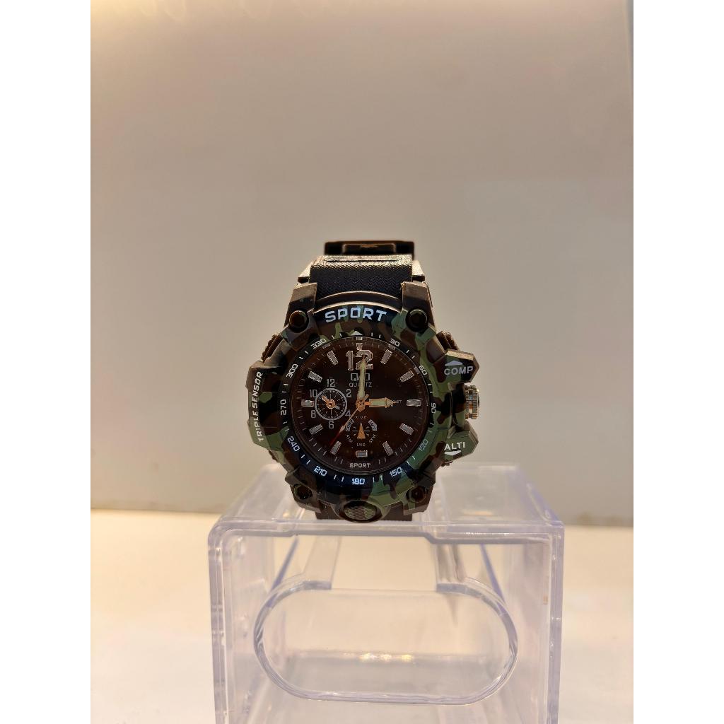 Jam Tangan Pria Q&O loreng strep Rubeer
