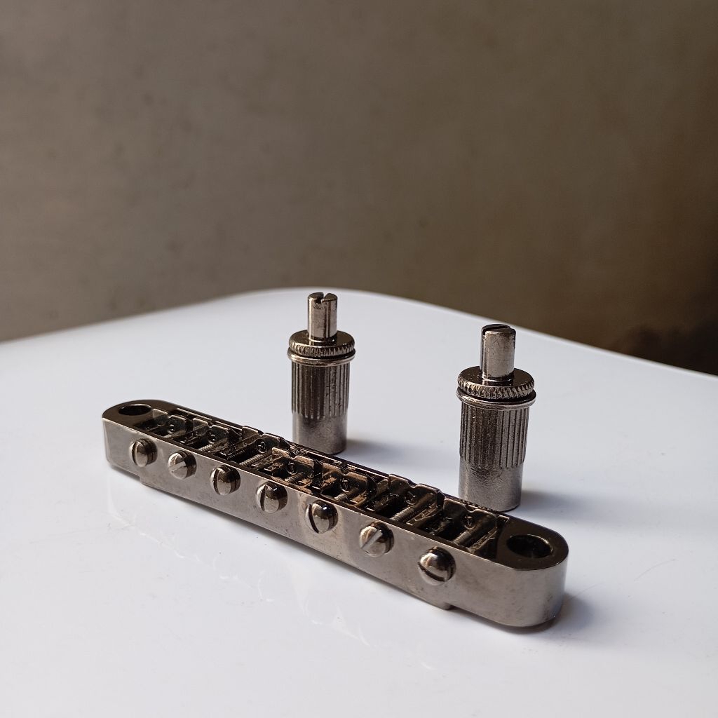 Bridge Gibson Gitar 7 String Warna Cosmo