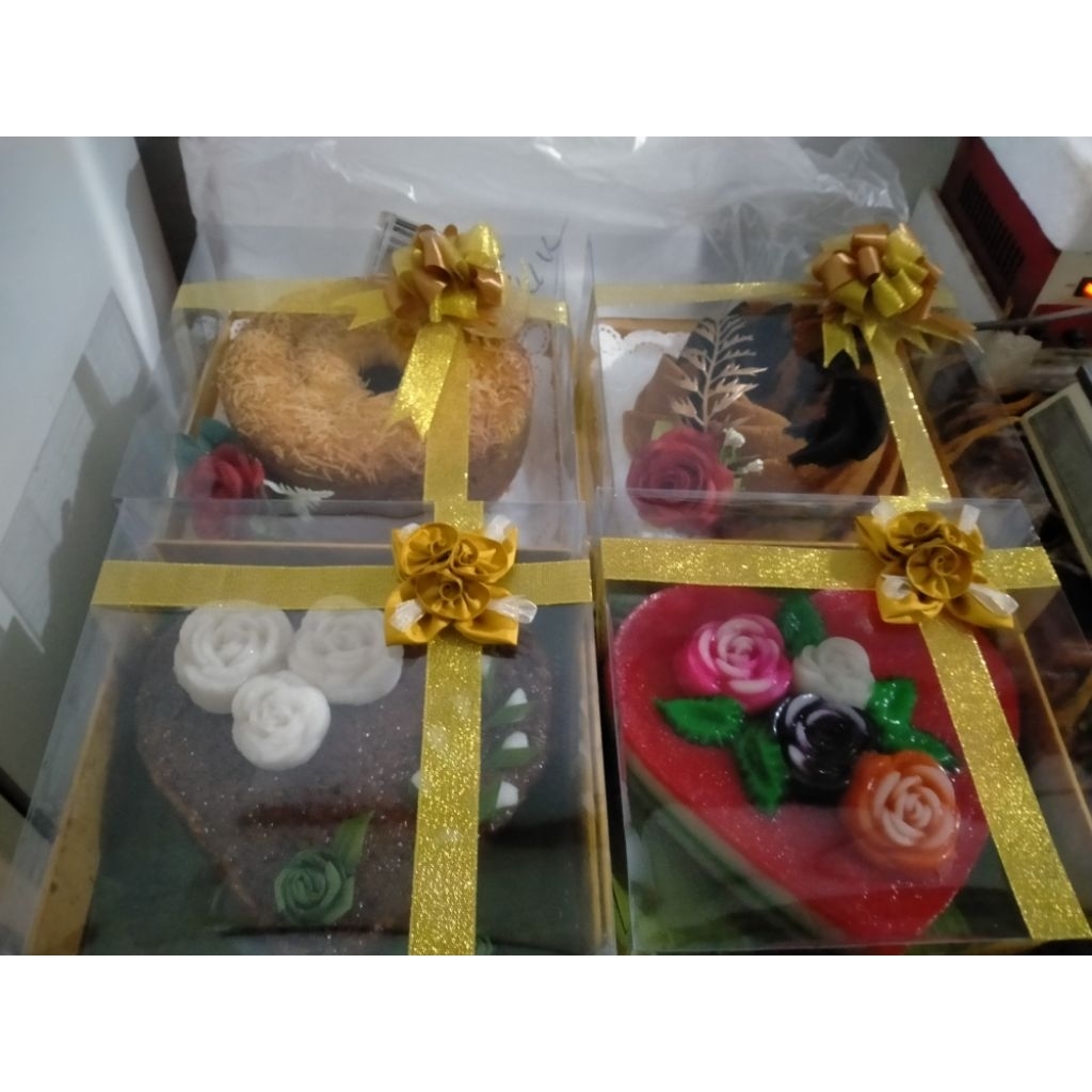 

kue hantaran paket 4 kue lapis sagu/pepe,wajik,cake marmer dan cake tape keju
