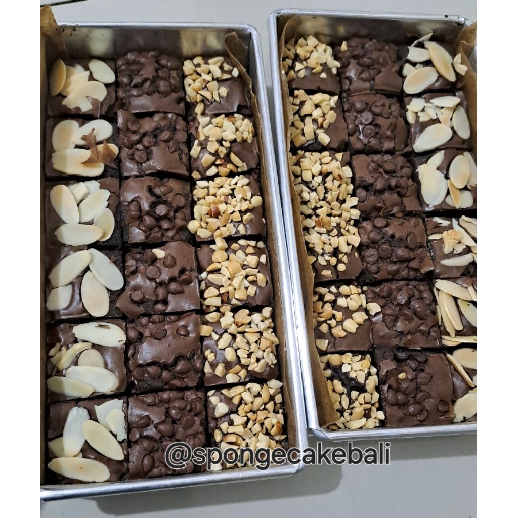 

fudgy brownies 20x10 isi 18pcs
