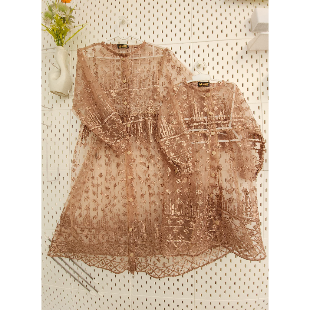 Long Tunik Brokat Elegan – Baju Kondangan Muslimah Terbaru  Tunik Brokat Panjang Wanita – Modis & An