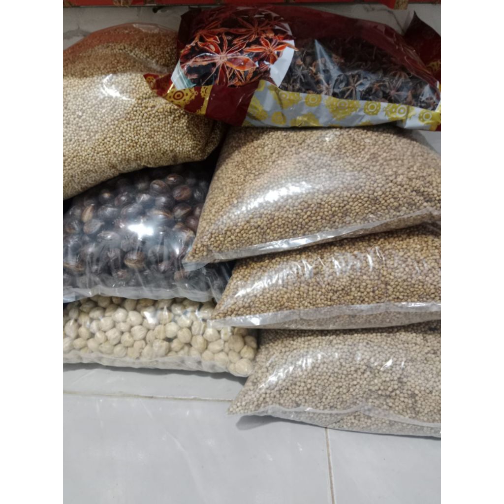 

Ragam rempah bulat dan bubuk