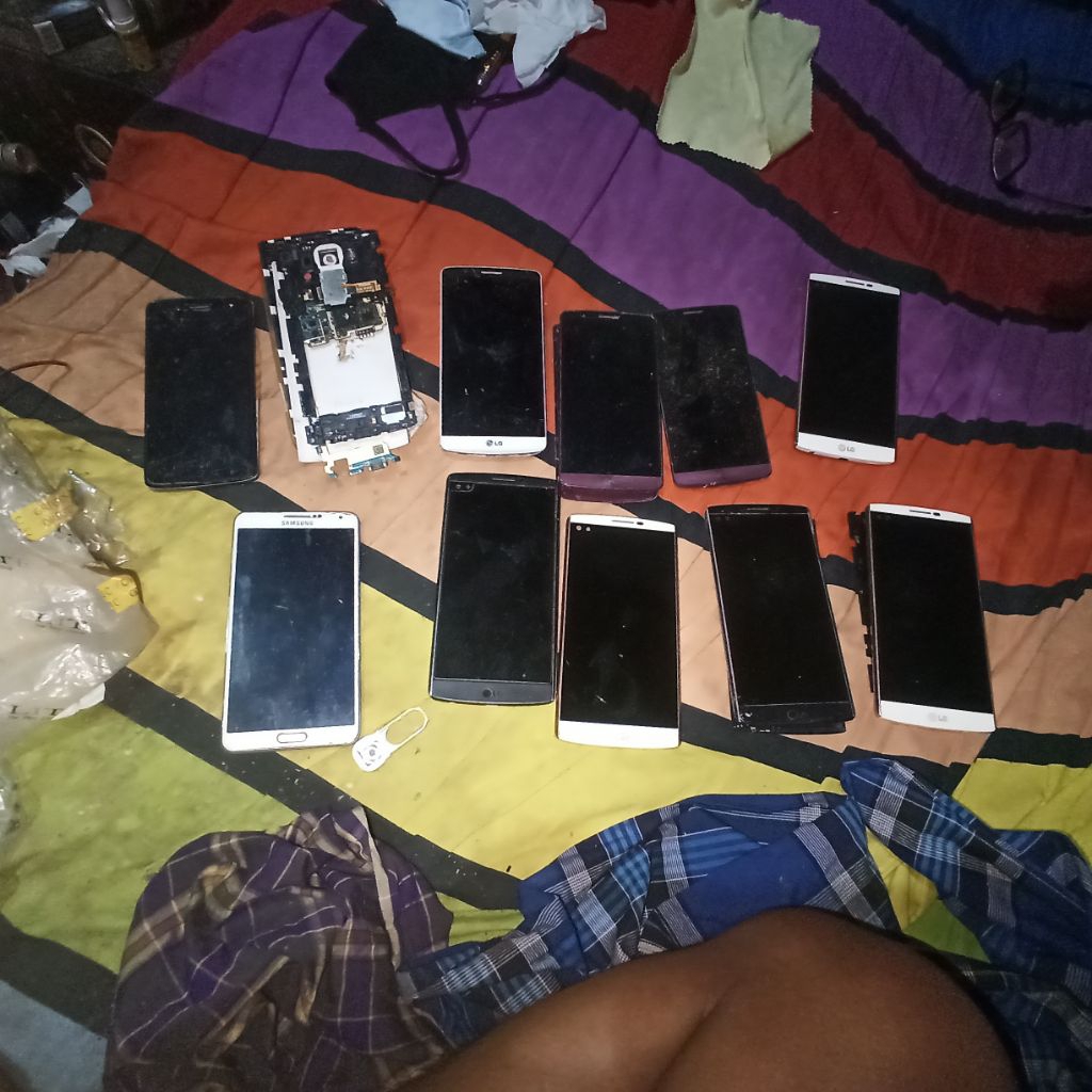 Hp Rongsok Mati 11 Unit LG V10,LG G3,Mito,Samsung Tanpa Batre