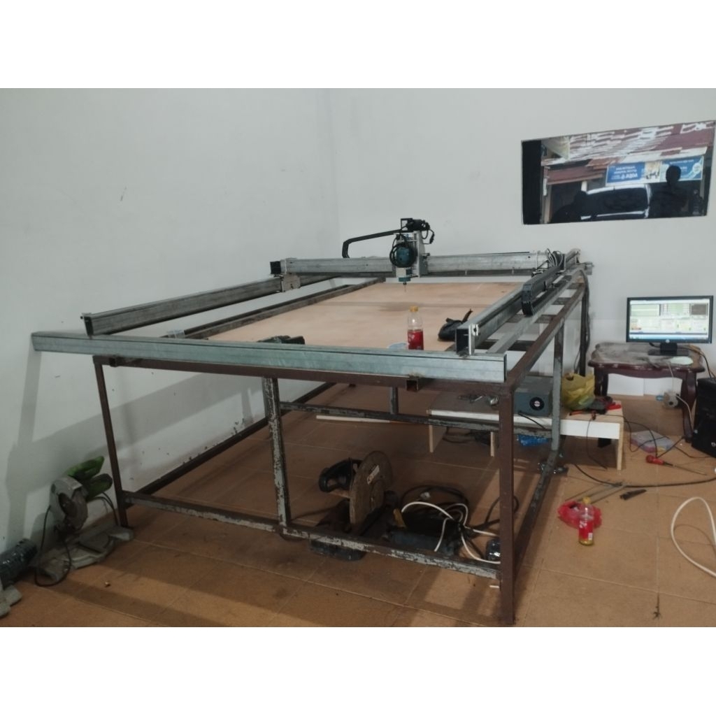 Mesin CNC Plasma area kerja full triplek rangka hollow