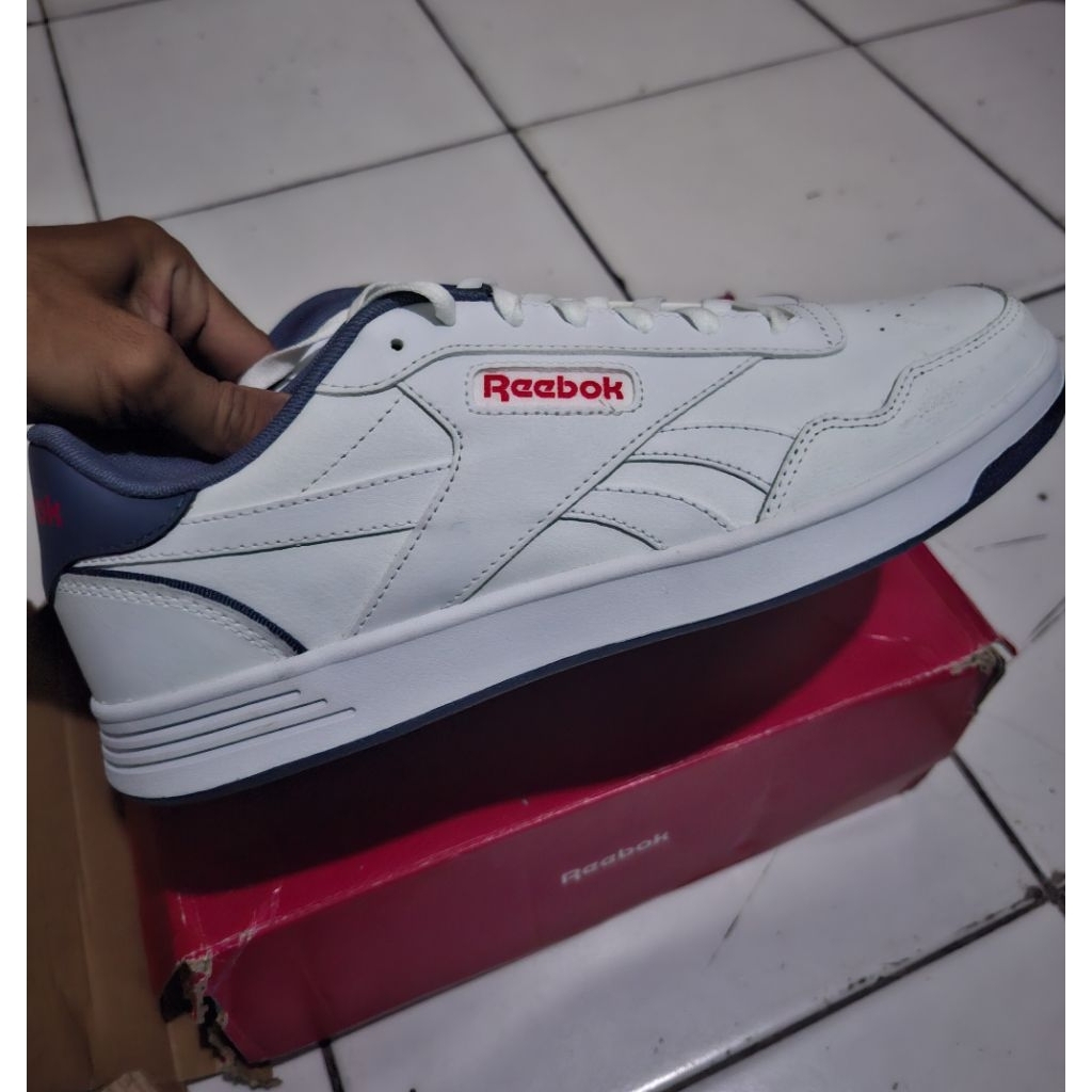 Sepatu Rebook