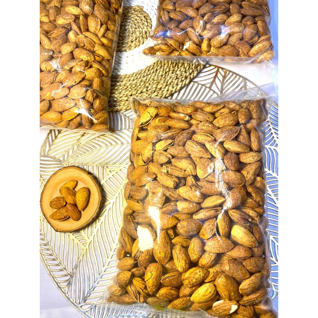 

kacang almond cangkang 1kg natural roasted almond rasa susu impor oleh olej haji dan umrah