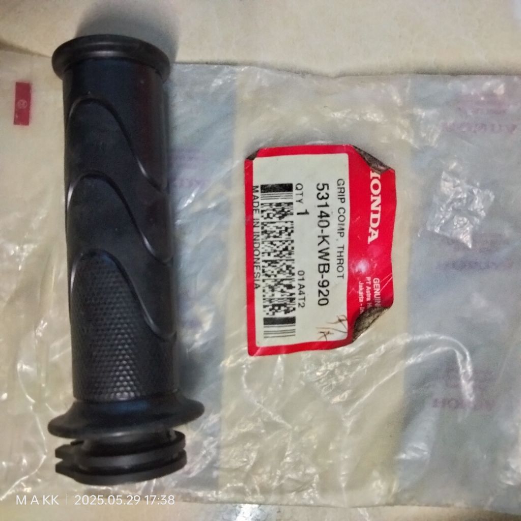 53140 KWB 920 pipe selongsong gas dan karet stang grip handgrip kanan Honda blade Revo 110 original 