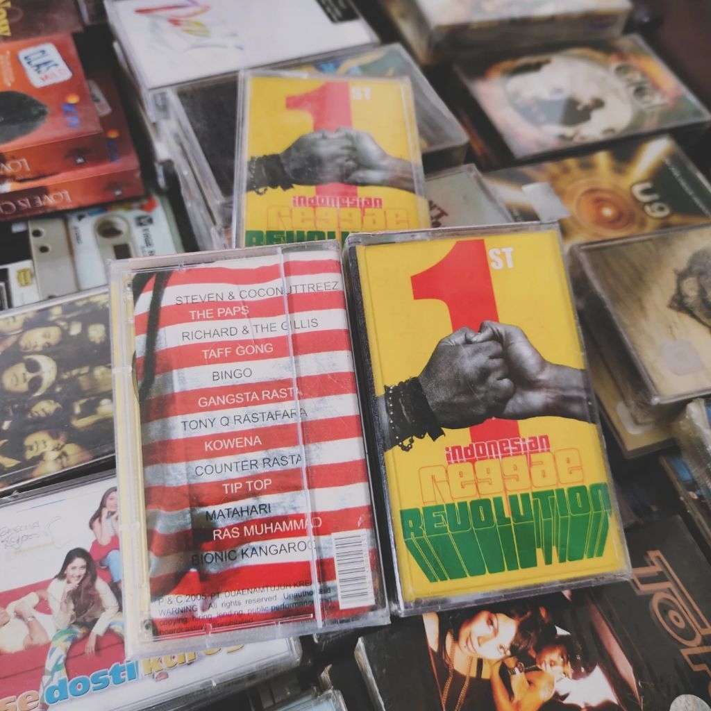 Kaset Pita Musik Album 1st Indonesian Reggae Revolution. Kompilasi Band Tony Q, Steven Coconut treez
