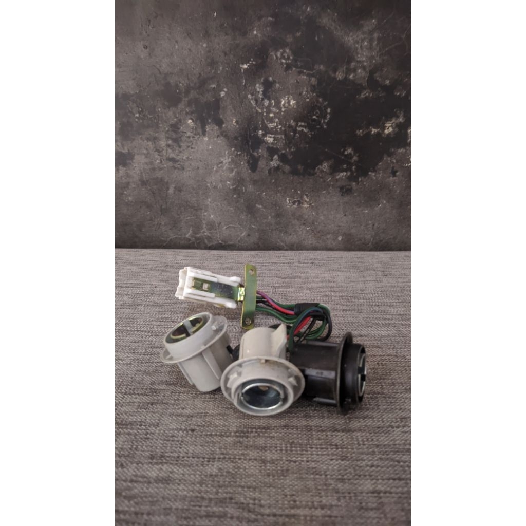Socket soket wiring hernes lampu belakang Toyota Innova grand original