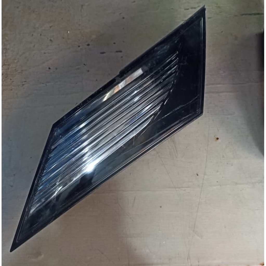 lampu sein mazda biante kiri