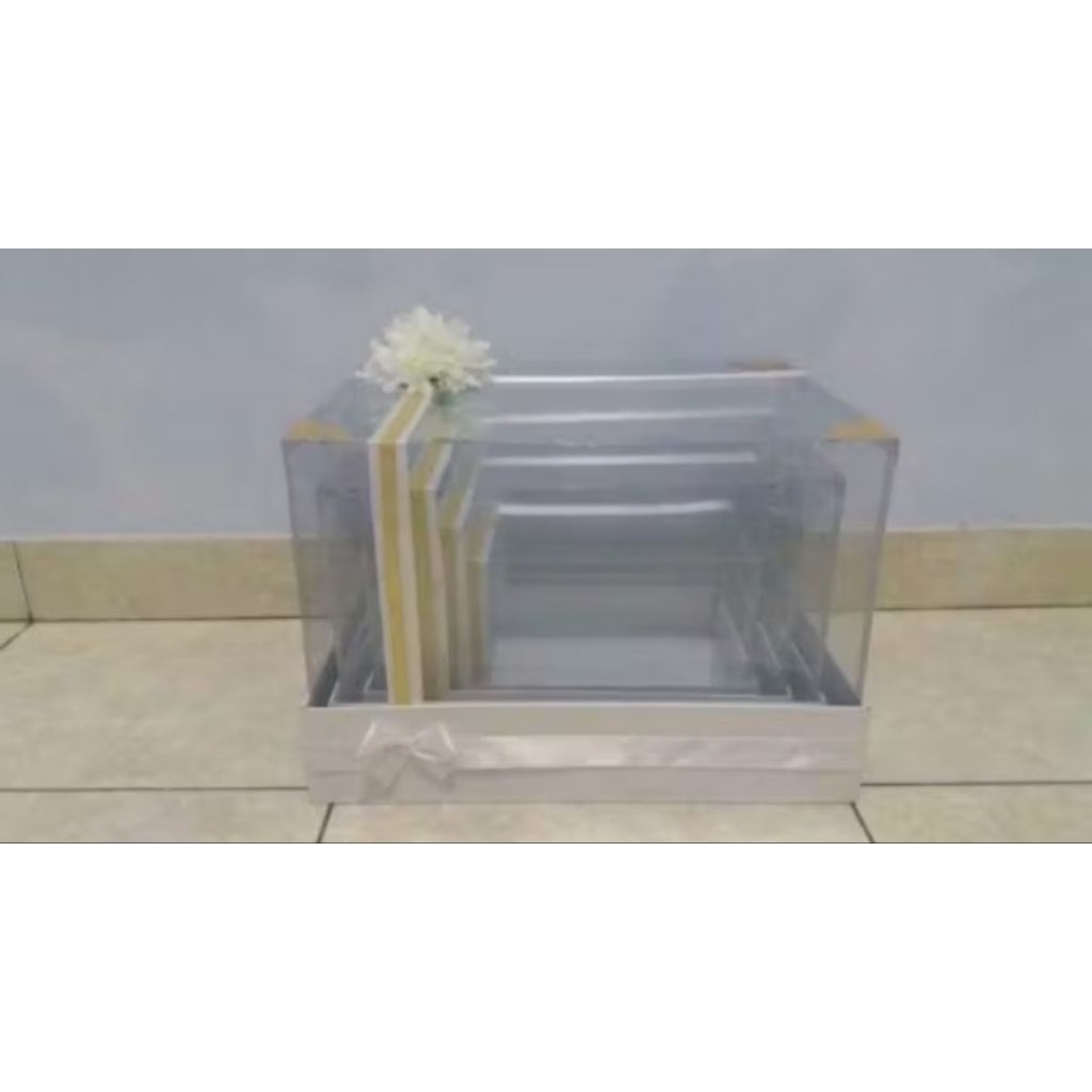 

Kado Juni Untuk Tante Me