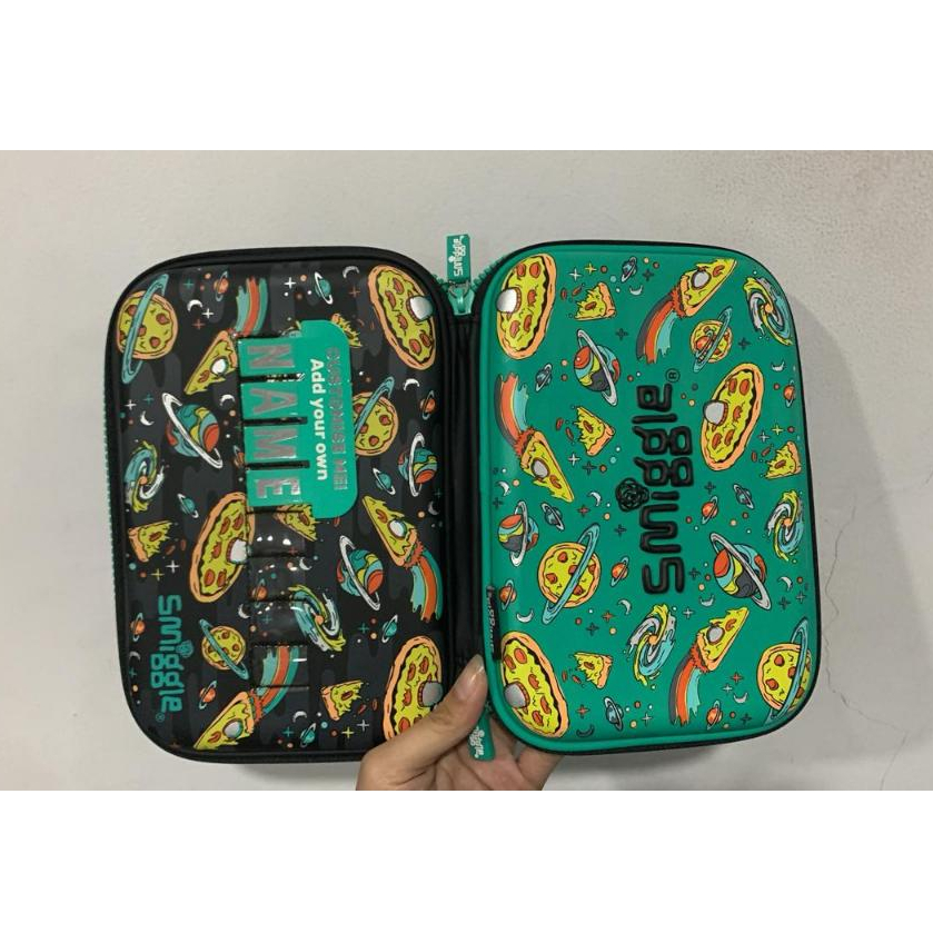 

SMIGGLE FLYIN PENSILCASE HARDCASE ID PIZZA - TEMPAT PENSIL SMIGGLE