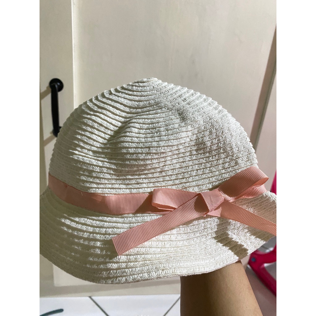 preloved topi hnm pantai