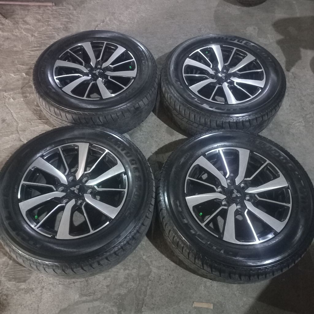 PESANAN KHUSUS | STD PAJERO SPORT R18 PLUS BAN BRIDGESTONE