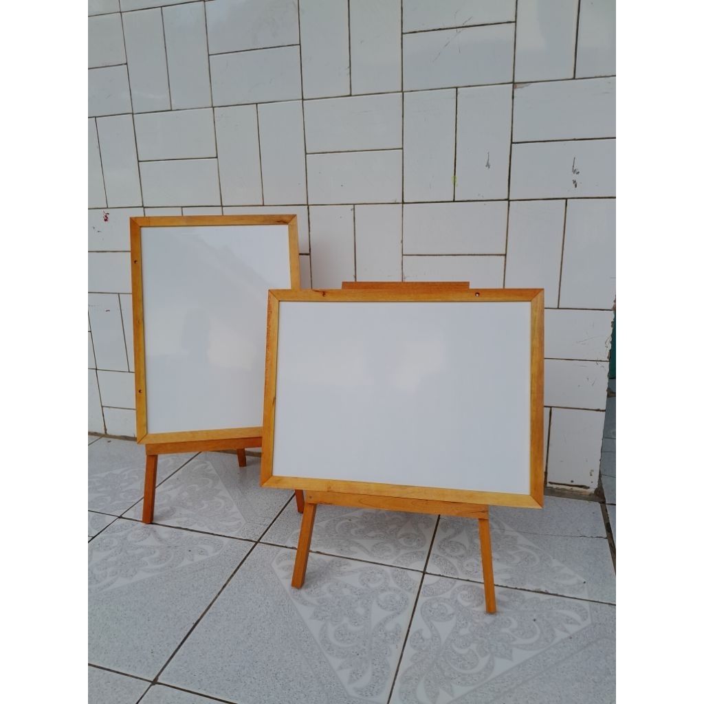 

Satu Set Papan Tulis Anak Ukuran 32x42cm Free Spidol + Penghapus