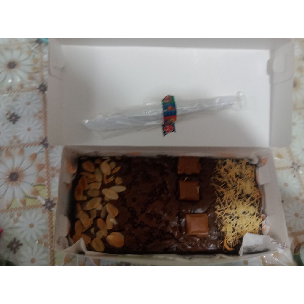 

Fudgy Brownies Premium mix topping size 22x10 Rp 45000