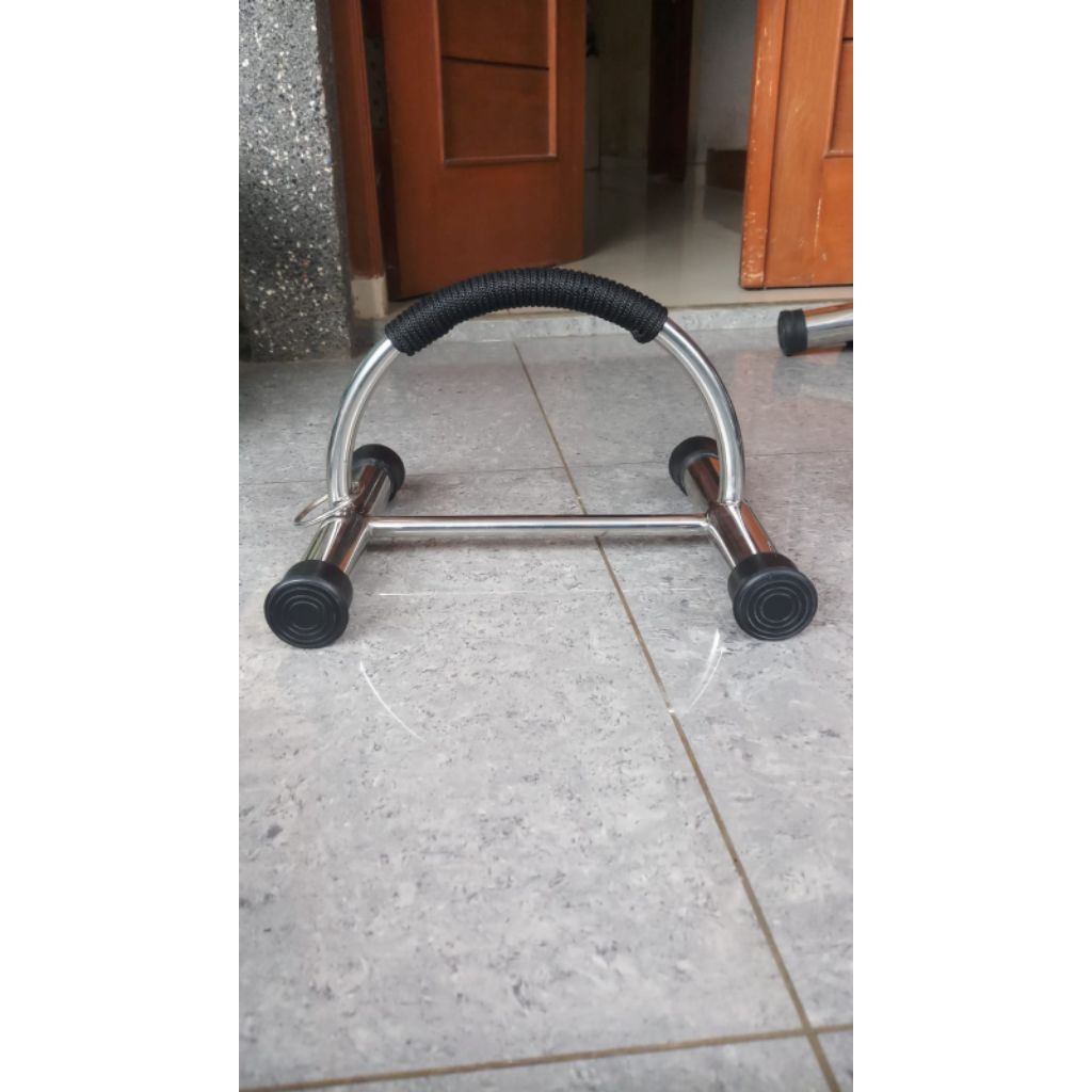 Tangkringan burung alap-alap dan Predator