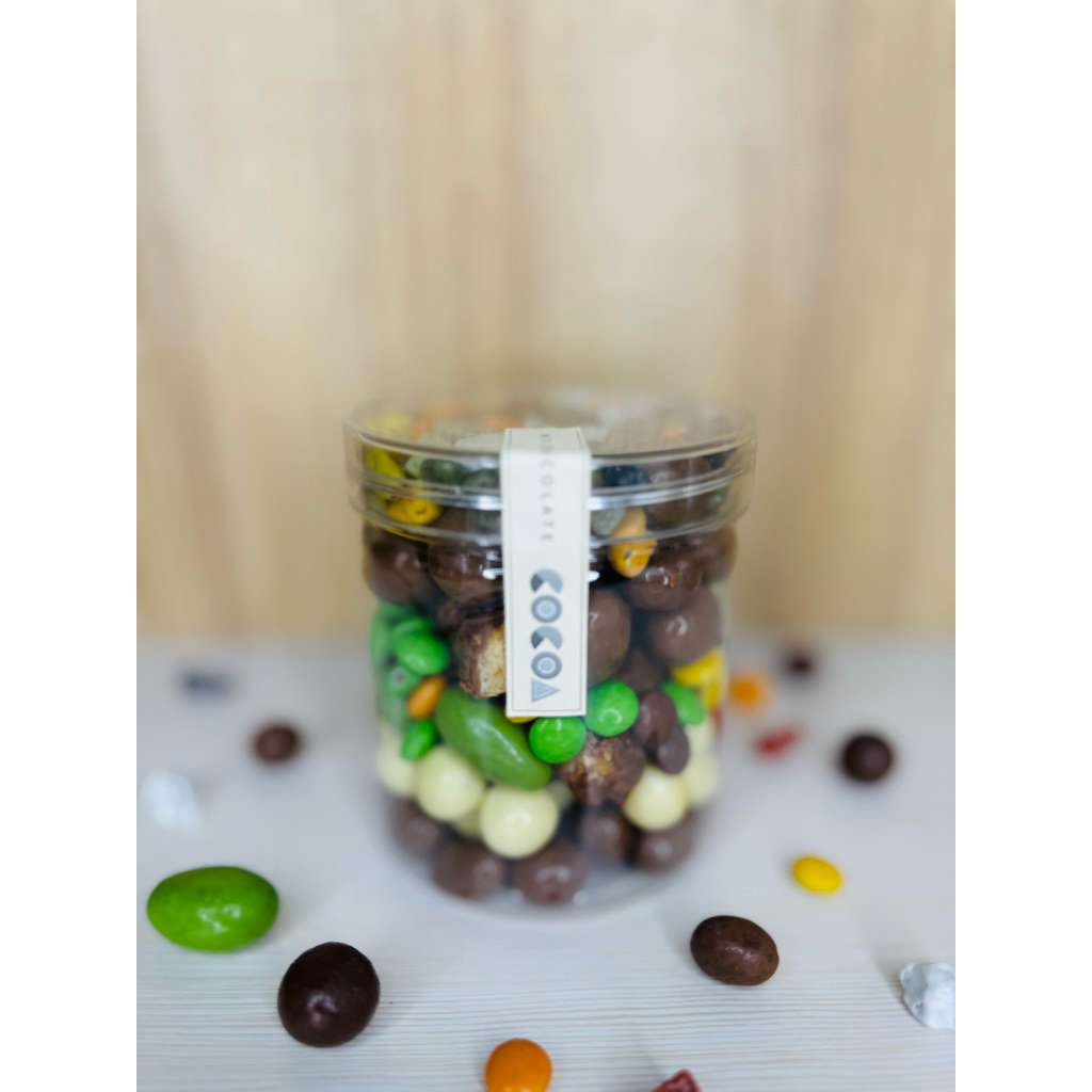 

COCOA cokelat mix toples uk. 600 ml sesuaikan pilihanmu (Biskuit, Kacang, Almond, Cashew, Raisin dan Wafer)