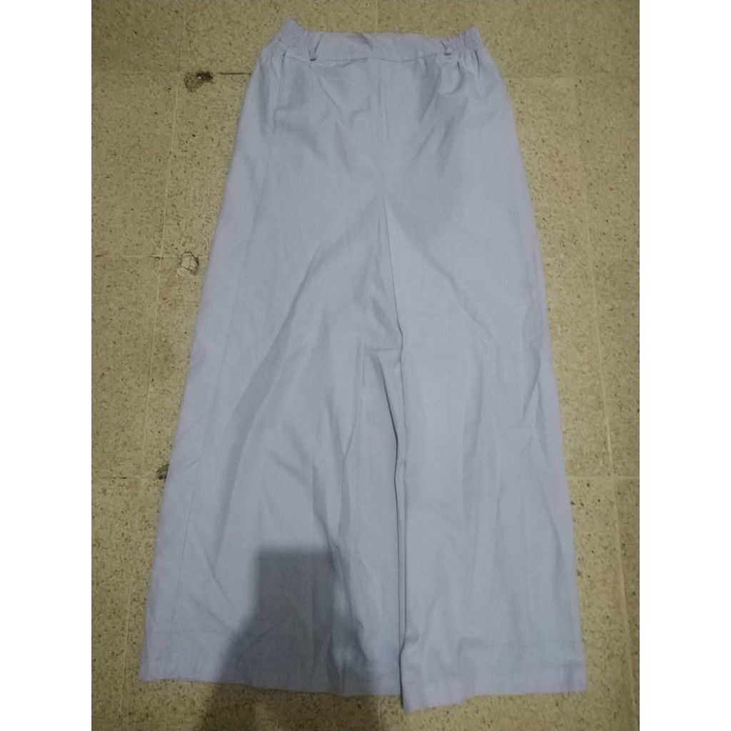 preloved rok span putih belah tengah merk seragam/or97