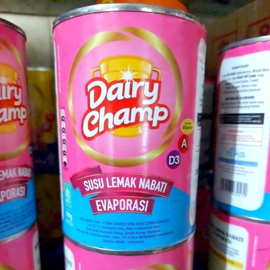 

Susu EVAPORASI Dairy Champ Kaleng 390gr [SATUAN] / Susu Evaporasi /Susu Lemak Nabati DAIRY CHAMP 390gr
