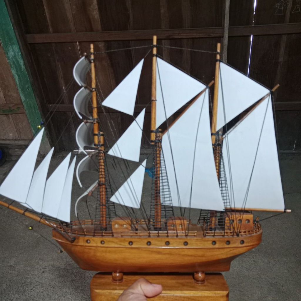 Miniatur kapal dewa ruci (ukuran besar)