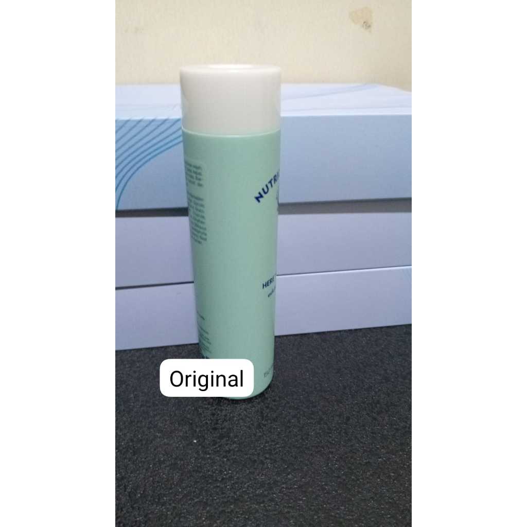 

EXFOLIATING TONER MEMUDARKAN BEKAS JERAWAT EXFOLIASI KULIT HERE YOU GLOWING SKIN READY STOCK