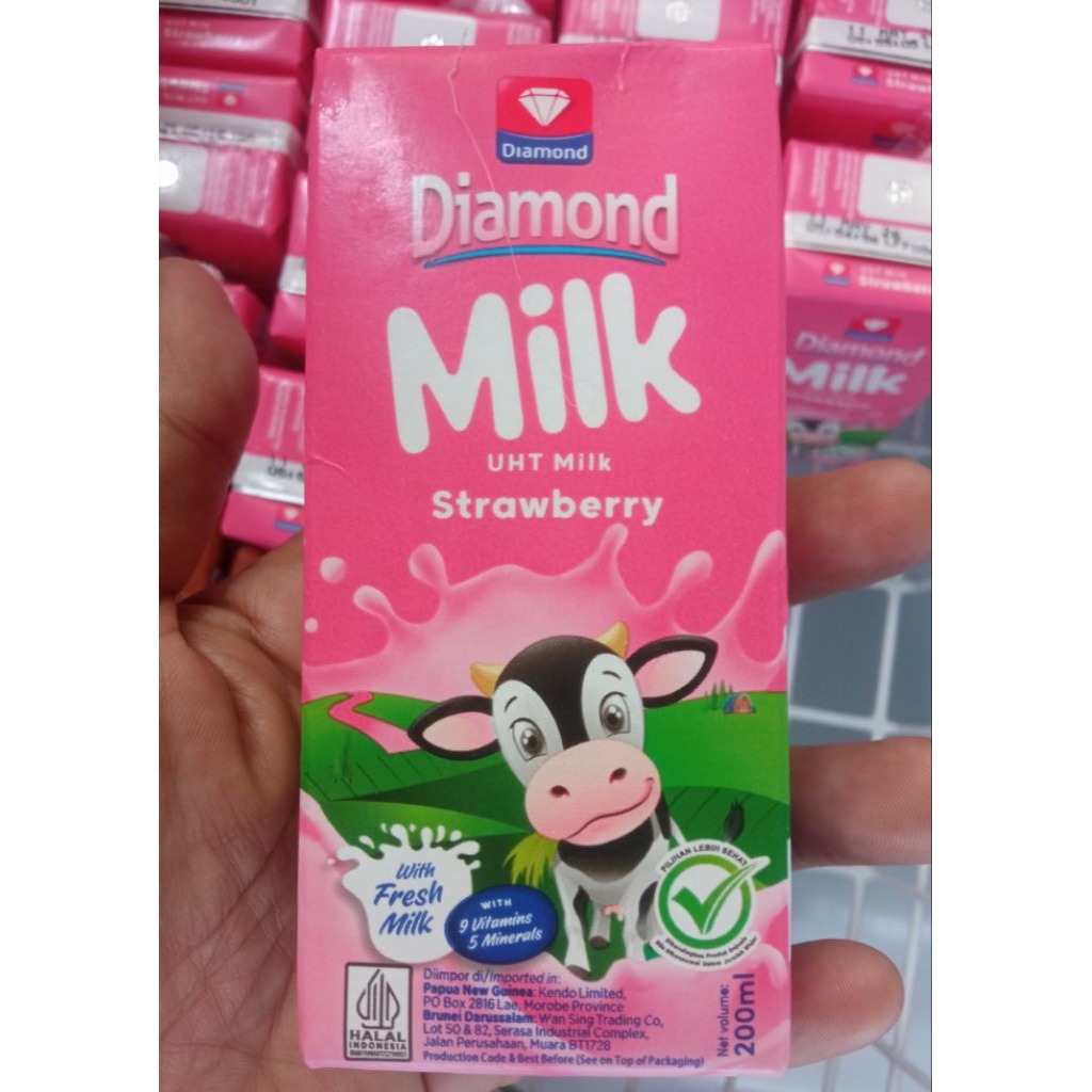 

SUSU UHT DIAMOND MILK UHT STRAWBERRY 200 ML 1PCS
