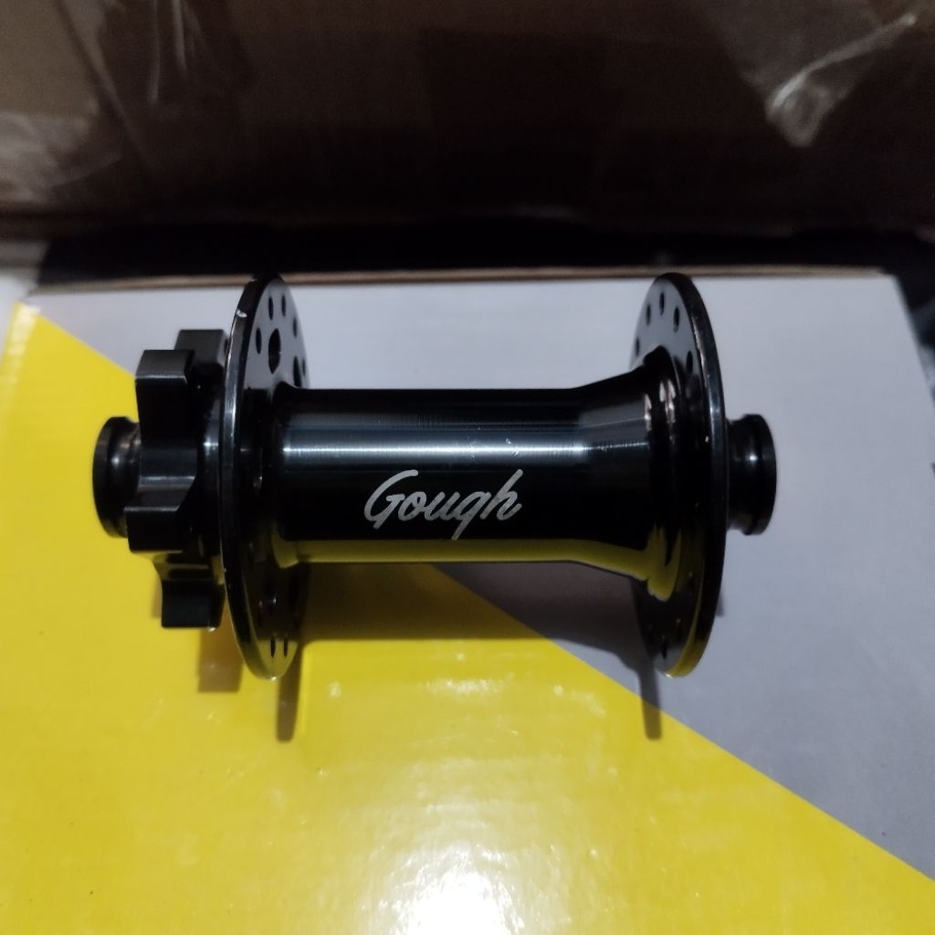 Hub Depan Gough TA 15 x 110mm Boost