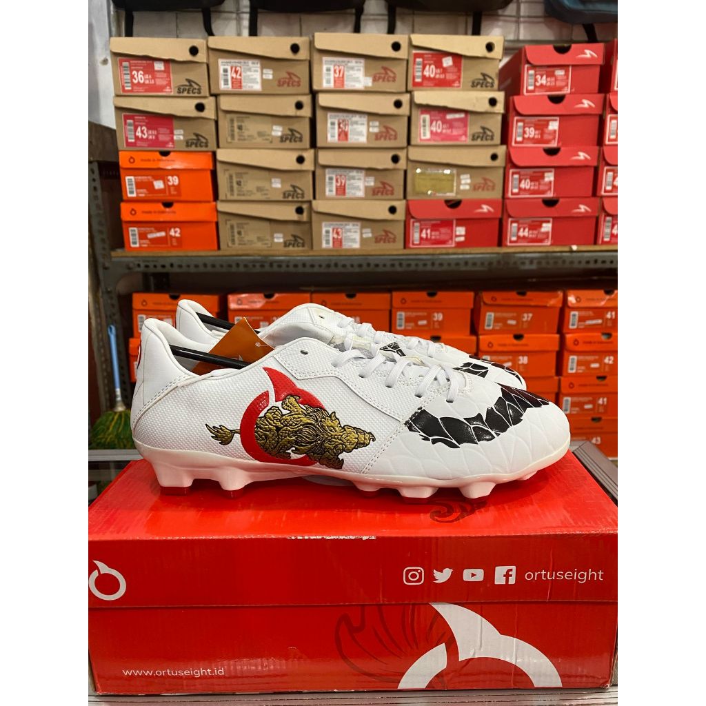 SEPATU BOLA ORTUSEIGHT FORTE RYUO V2 FG X RYUJI UTOMO - WHITE/ORTRED BLACK