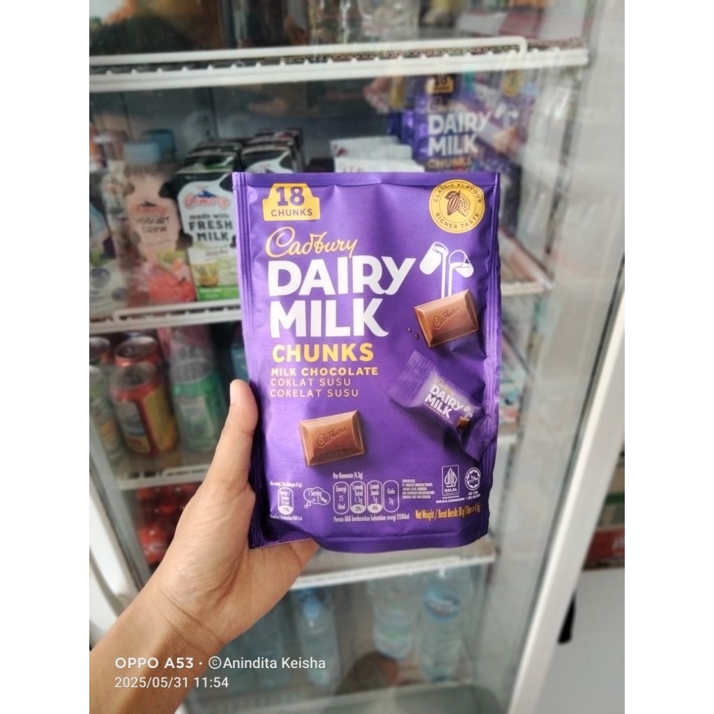 

COKLAT CADBURY DAIRY MILK CHUNKS 4.5 GRAM X 18 PCS