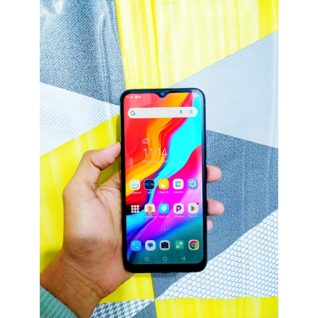 INFINIX HOT 8 RAM 4GB/64GB SECOND RESMI BERGARANSI DAN BEBAS RETUR YA