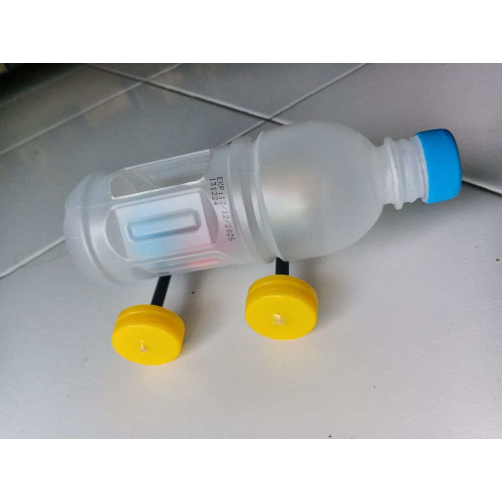 Mobil dari botol bekas prakarya sekolah