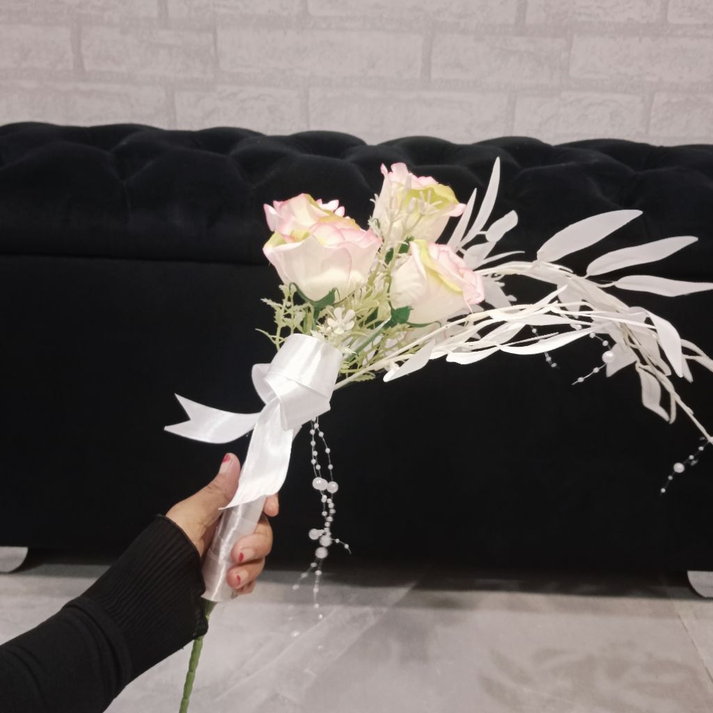 hand bouquet bunga pengantin