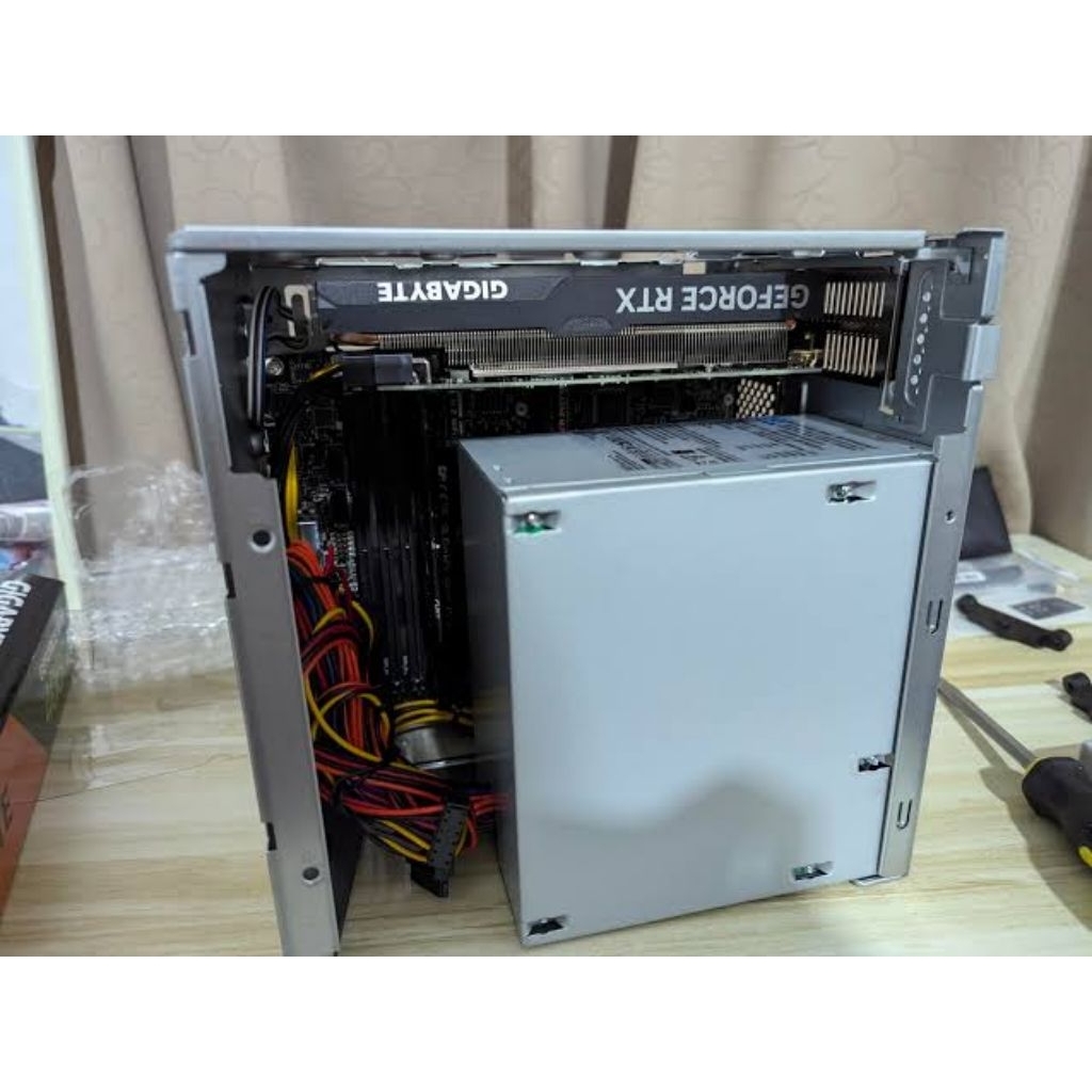 RAKITAN MINI PC GAMING ASROCK DEKSMEET X600 + NVIDIA RTX 4060