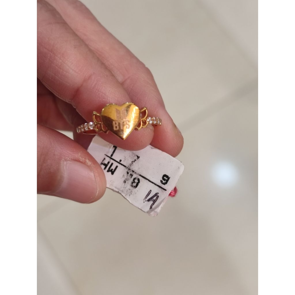 Cincin emas 70 hati bts