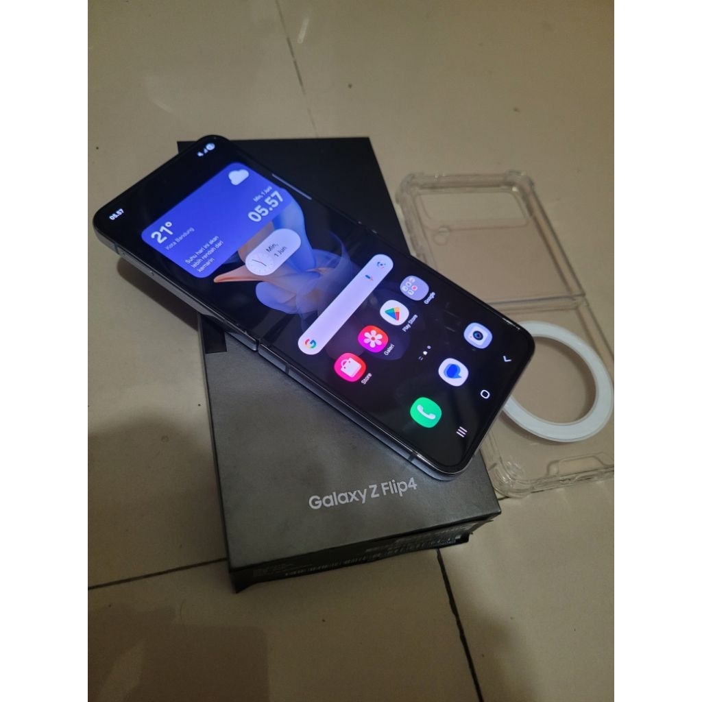 Samsung Z Flip 4 512GB Resmi SEIN Original Fullset Second Termurah Siap Pakai