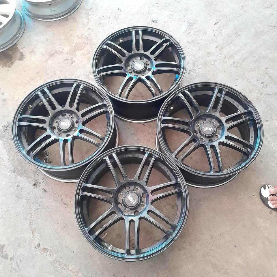Velg mobil racing bekas HSR BOON R17X7,5 H8X100-114,3 ET42 Cocok buat mobil avanza,jazz,livina,xenia