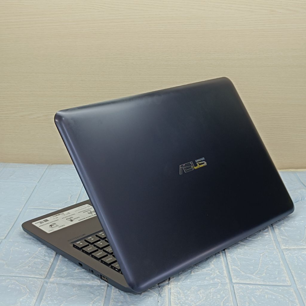 LAPTOP ASUS VIVOBOOK E402YA AMD E2-7015 RAM 4 GB SSD 128 GB