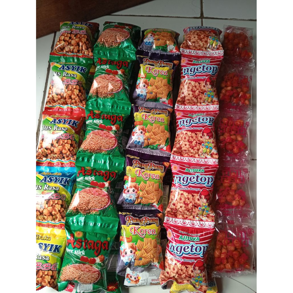 

Snack jadul/ngetop/asyik/astaga/pangpang/cikur/renceng isi 10 pcs