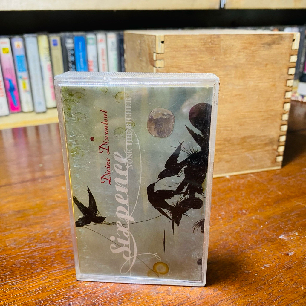 KASET PITA SIXPENCE - DIVINE DISCONTENT - NONE THE RICHER