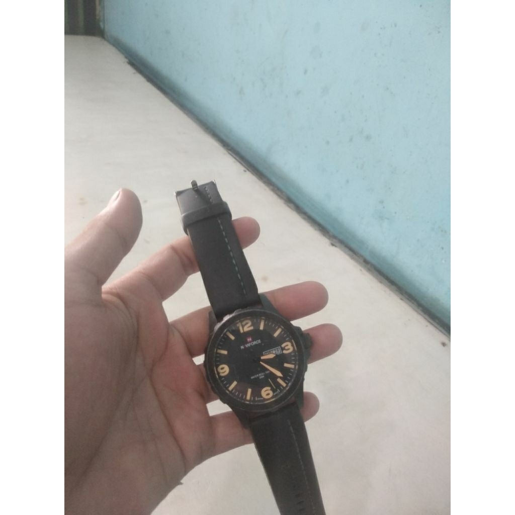 jam tangan bekas